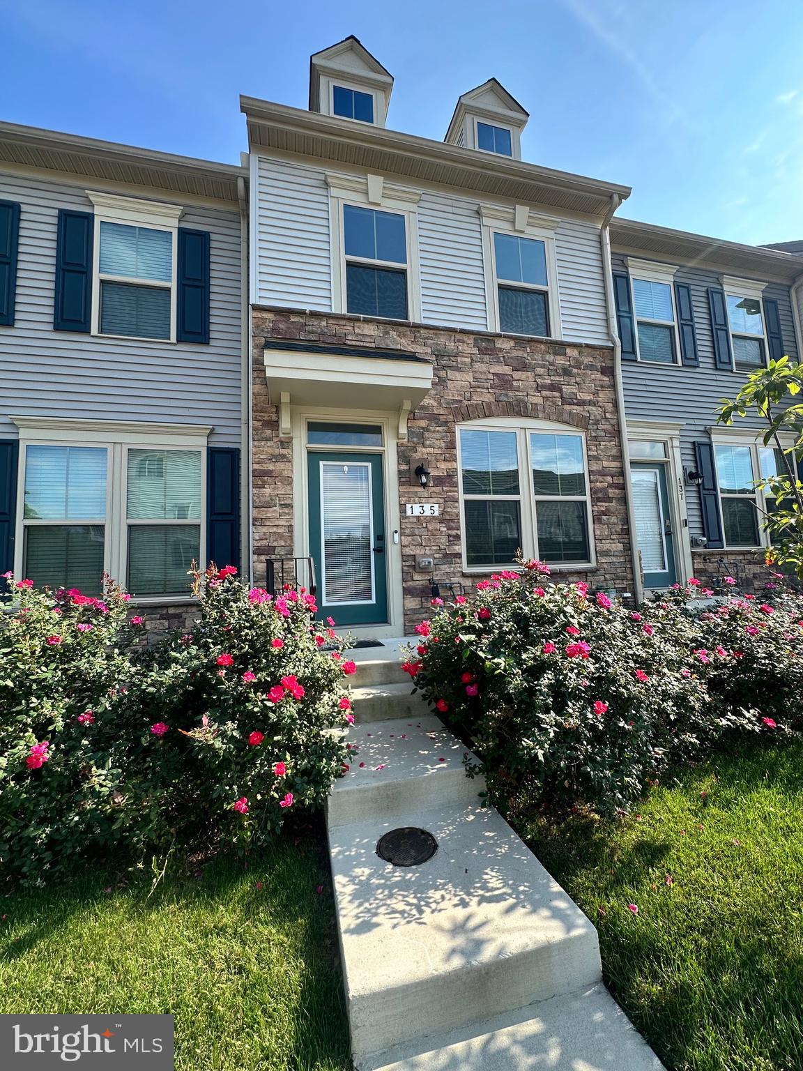 **SHORT SALE** Being sold strictly as-is. This is a bank approved price!!! .This residence is equipped with 3 bedrooms, 3 and a half bathrooms, which includes a primary suite bathroom. The washer and dryer units are conveniently situated on the second floor. The Cedar Hill community provides amenities such as a pool and much more.