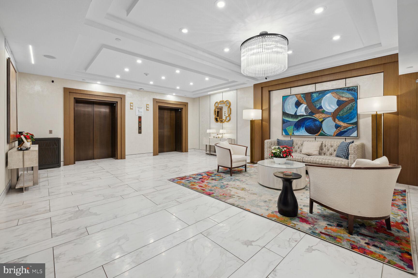 PIKE AND ROSE - Residential