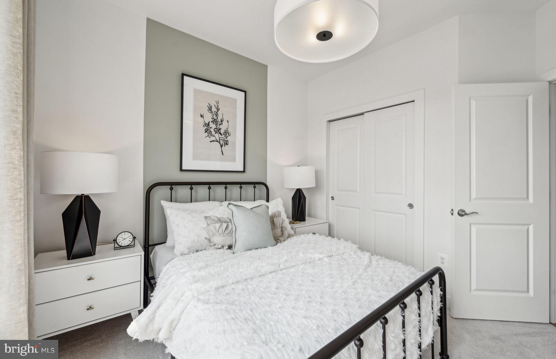 WESTEND AT ARMSTRONG VILLAGE - Residential
