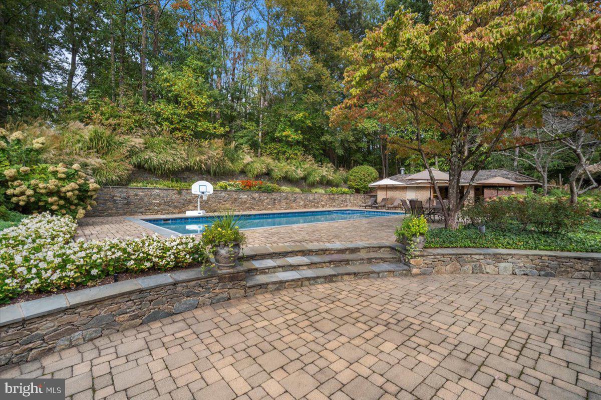 KENTSDALE ESTATES - Residential