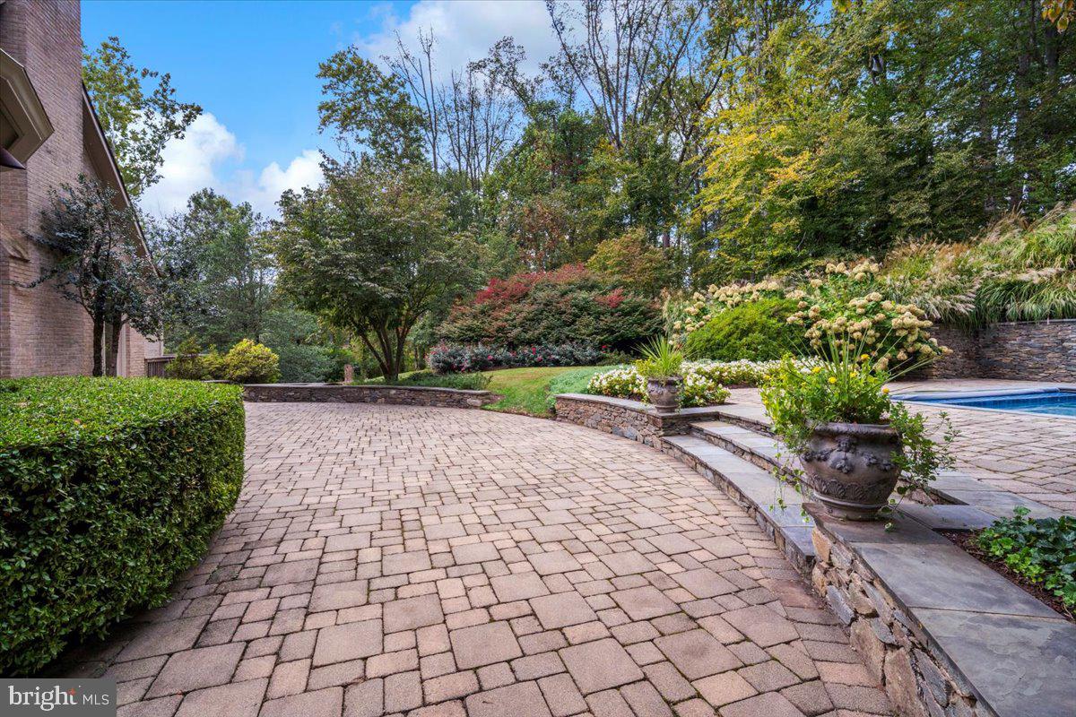 KENTSDALE ESTATES - Residential