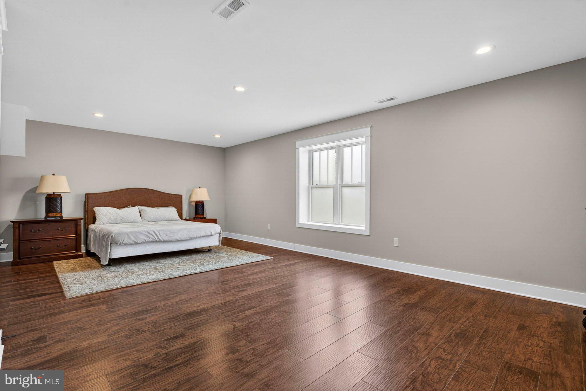 TOWN AND COUNTRY ESTATES - Residential