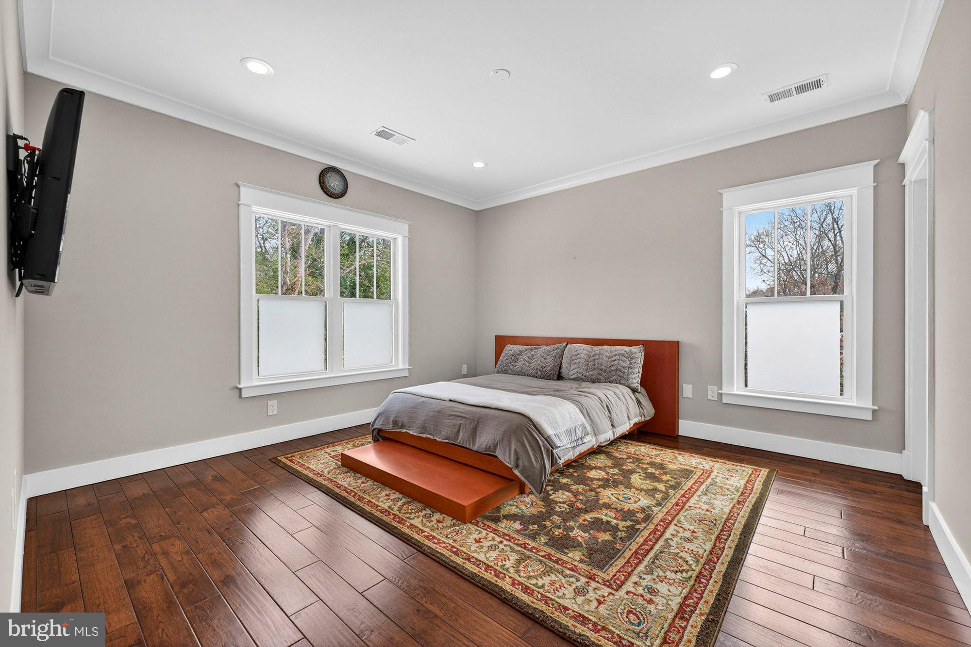 TOWN AND COUNTRY ESTATES - Residential