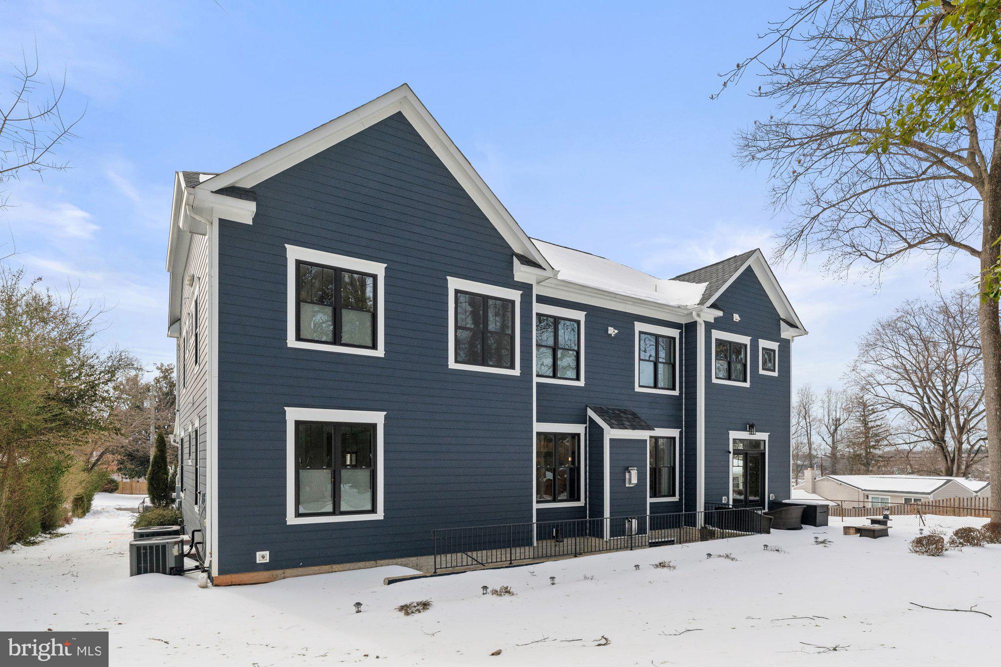 TOWN AND COUNTRY ESTATES - Residential