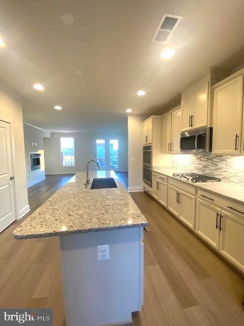 ROBINSON MANOR - Residential Lease