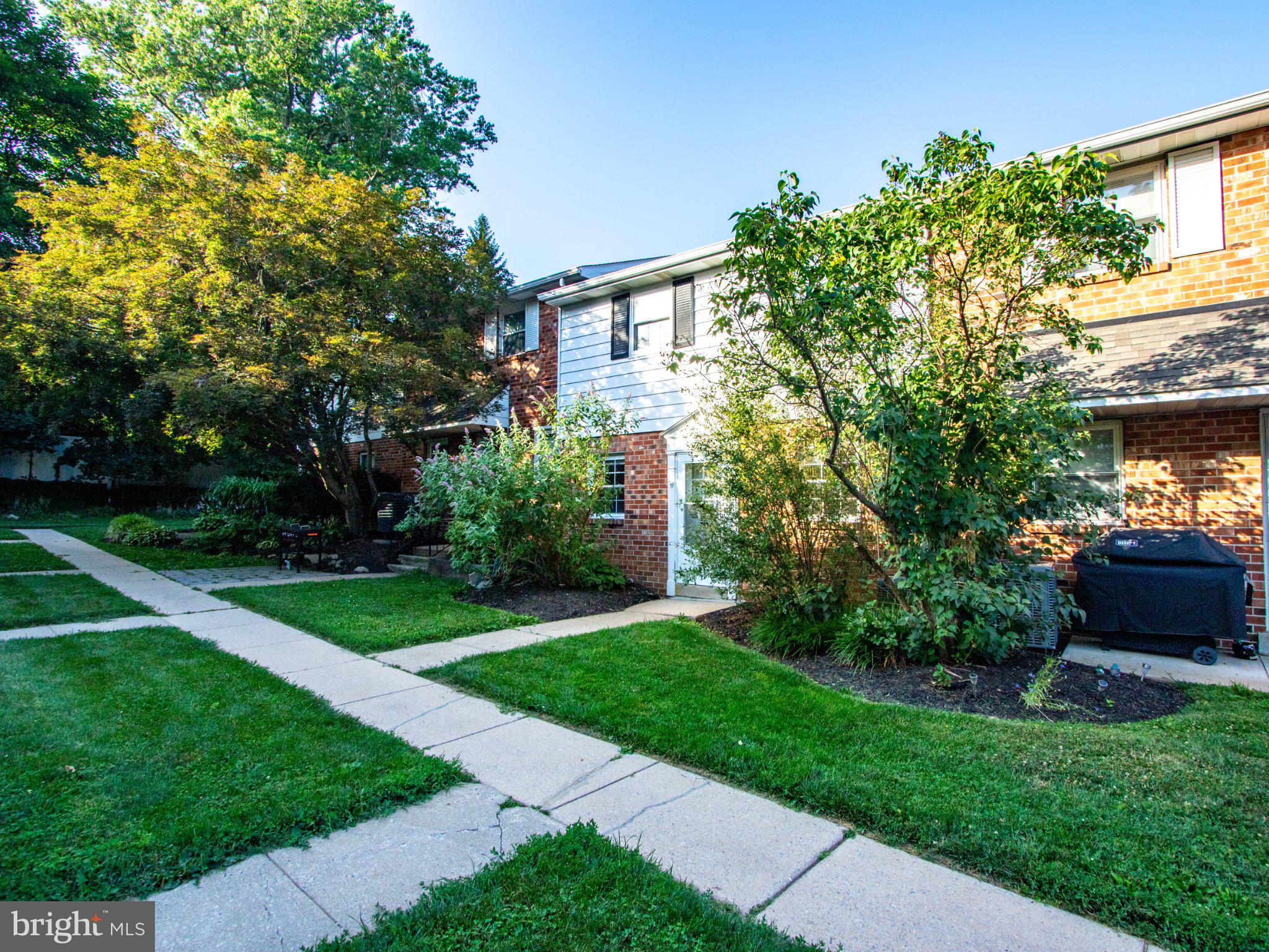 COLONIAL MEWS - Residential