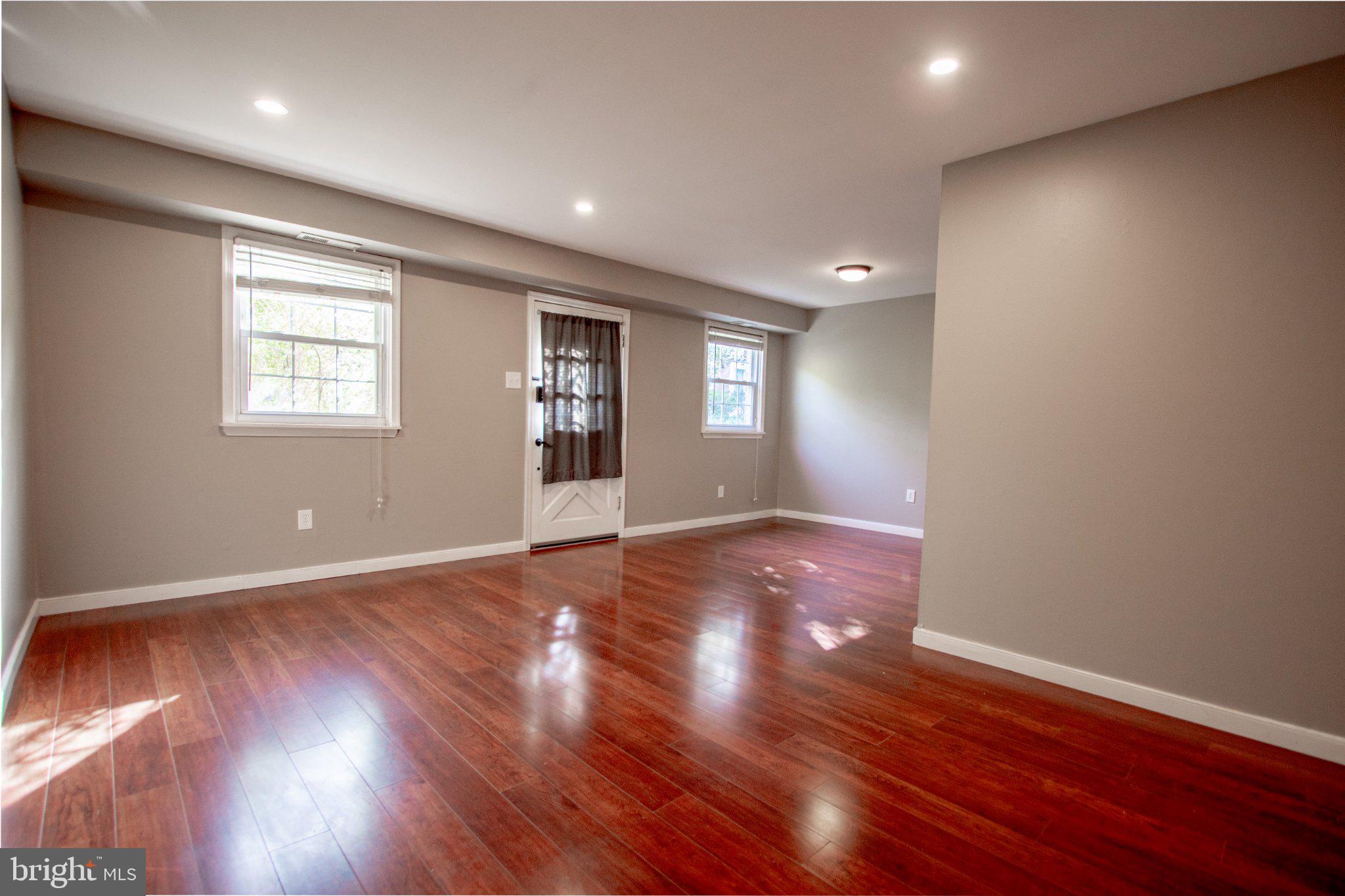 COLONIAL MEWS - Residential