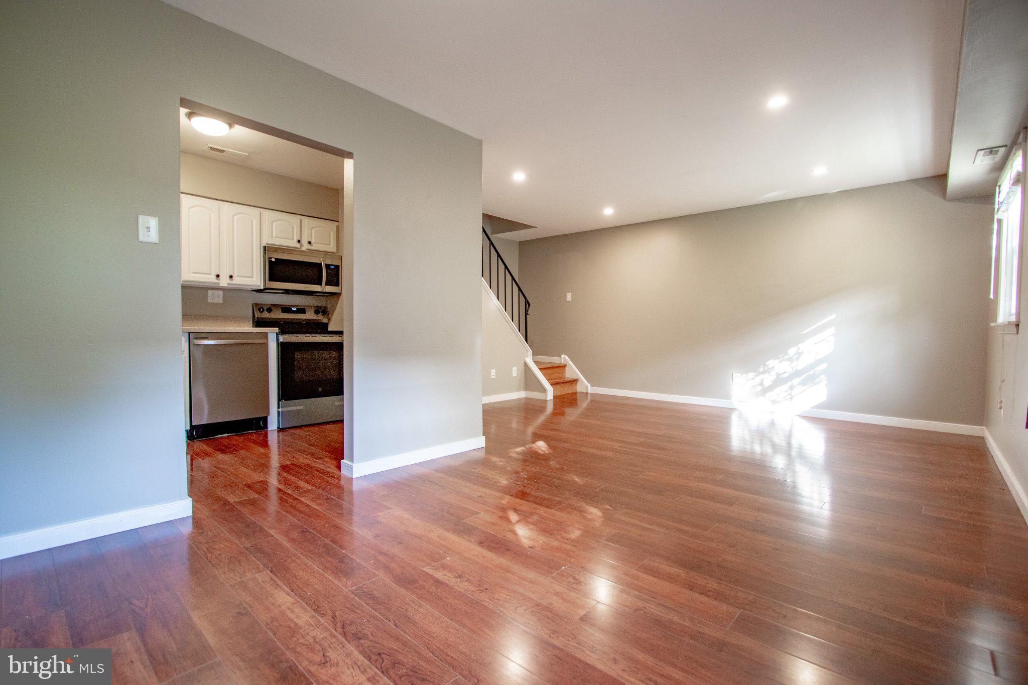 COLONIAL MEWS - Residential