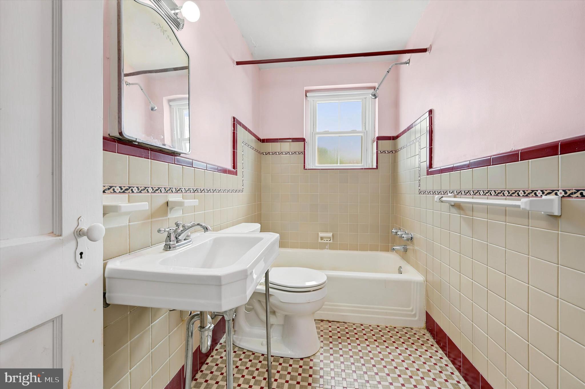 PHILADELPHIA (NORTHEAST) - Residential