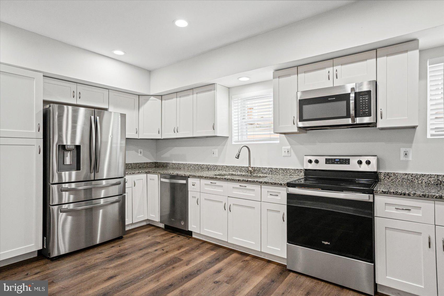 HIGHLANDTOWN - Residential