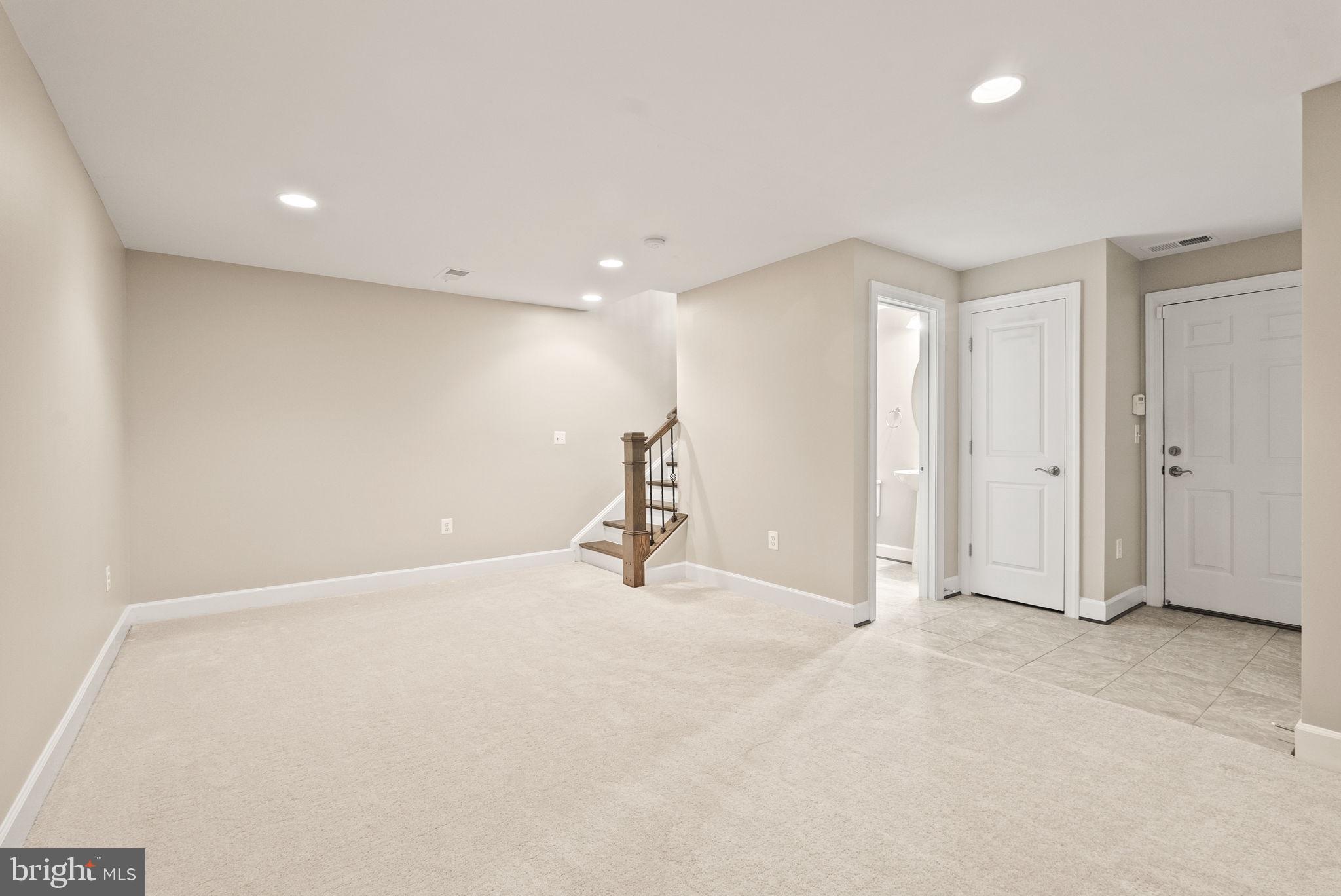 AMBROSE HILLS - Residential