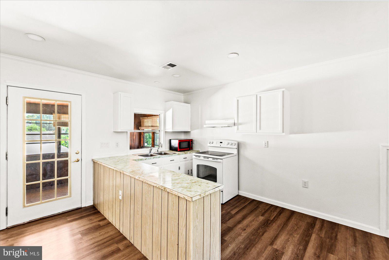 COLLEGE HEIGHTS - Residential Income