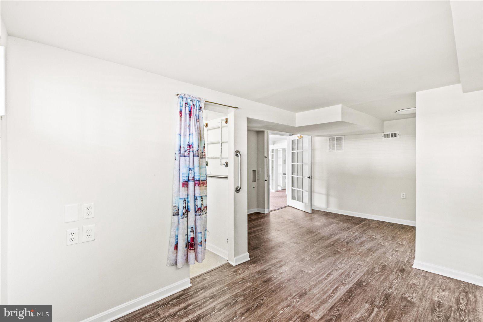 COLLEGE HEIGHTS - Residential Income