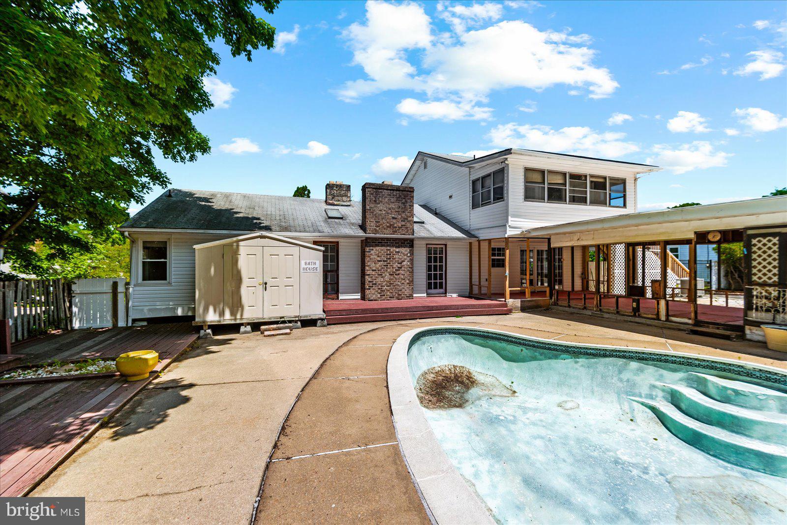 COLLEGE HEIGHTS - Residential Income