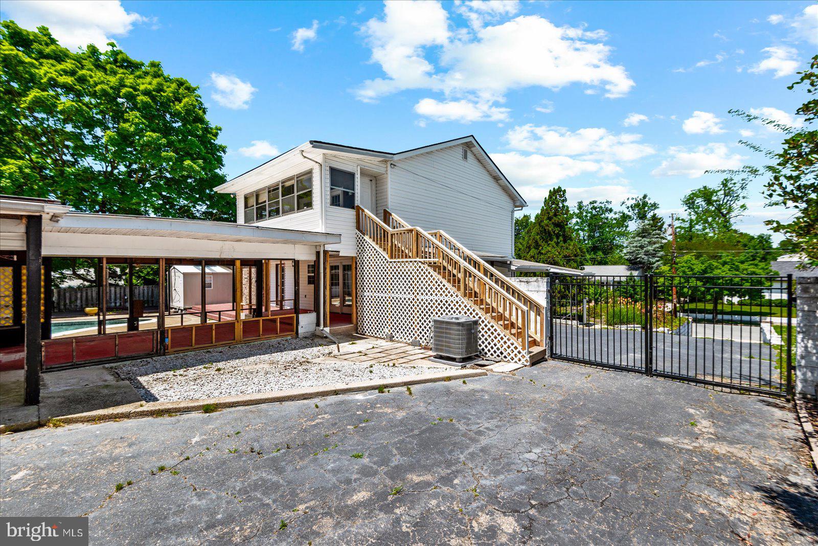 COLLEGE HEIGHTS - Residential Income