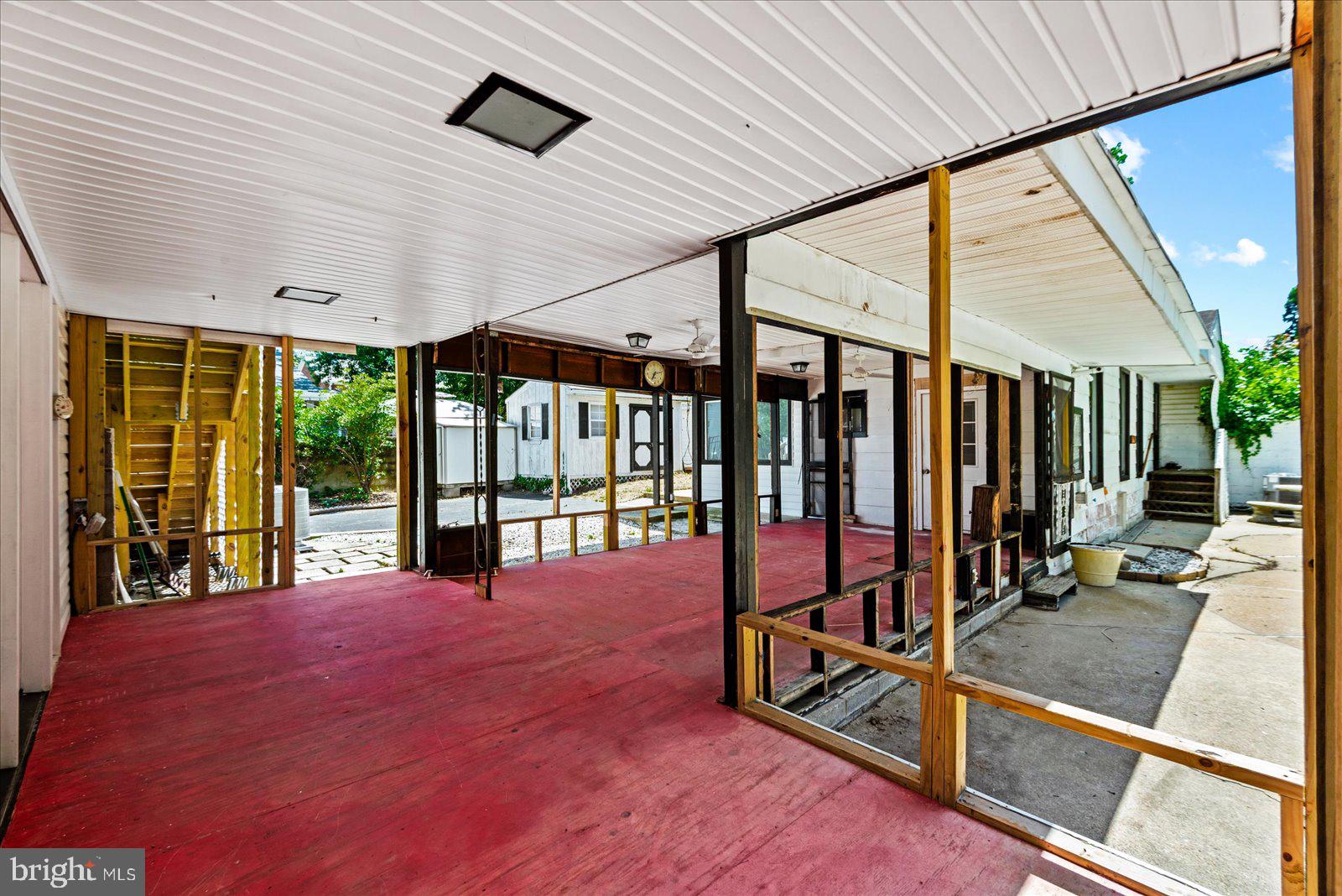 COLLEGE HEIGHTS - Residential Income