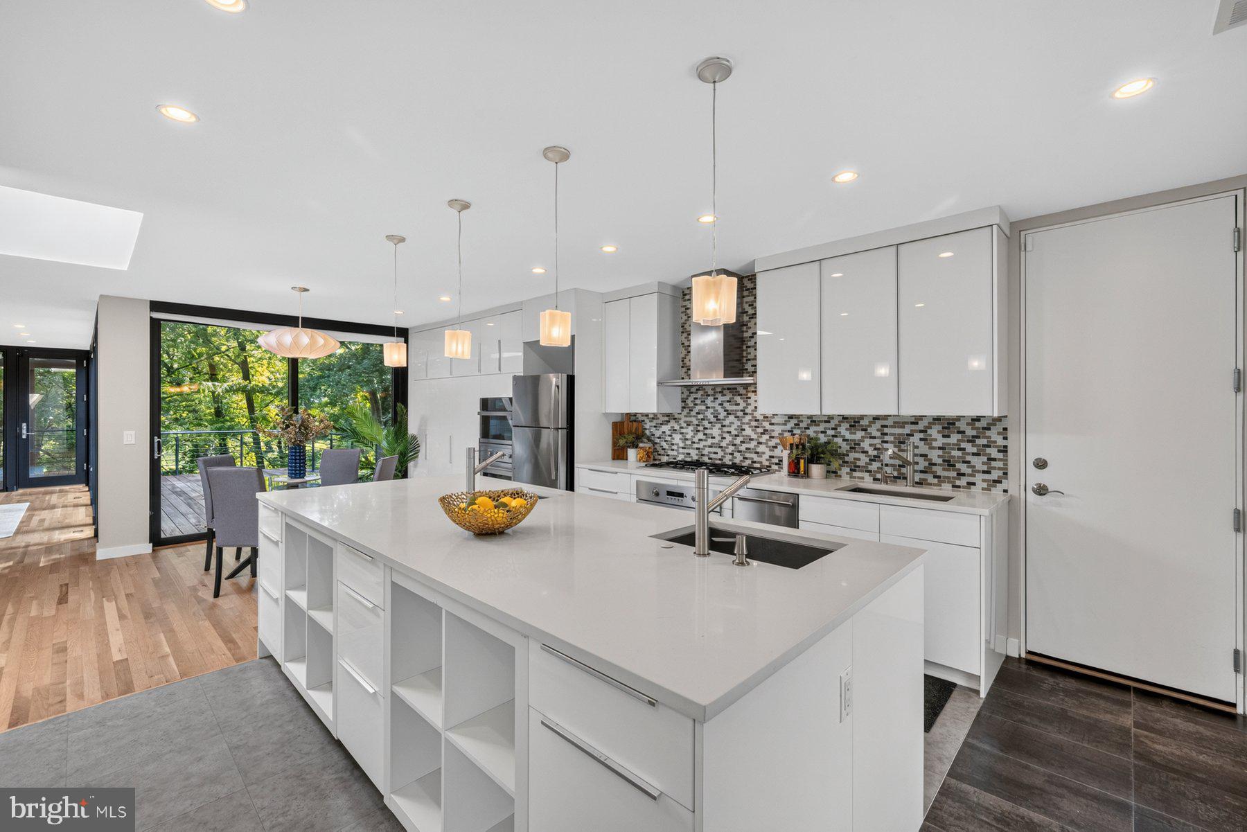 REGENCY ESTATES - Residential