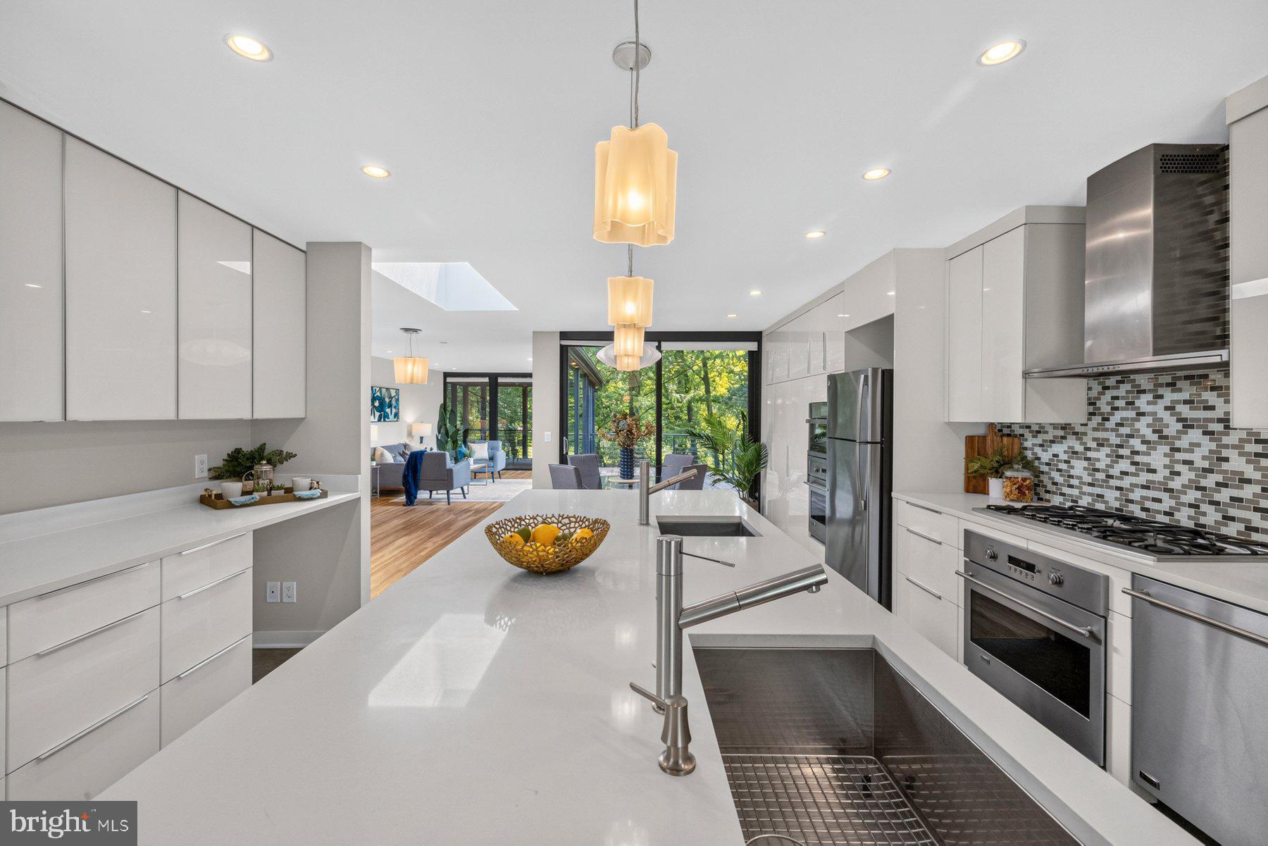 REGENCY ESTATES - Residential