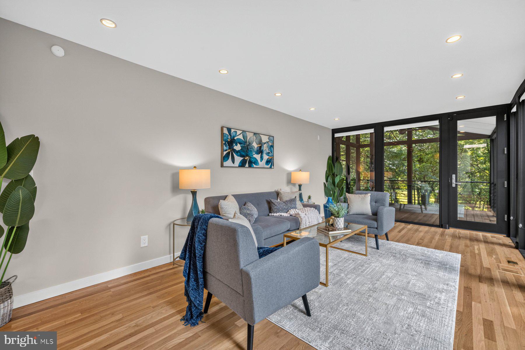 REGENCY ESTATES - Residential
