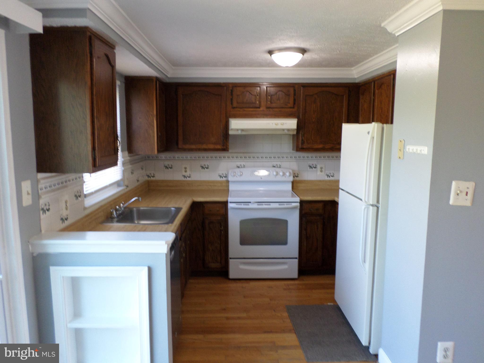 CAMBRIDGE SQUARE - Residential Lease
