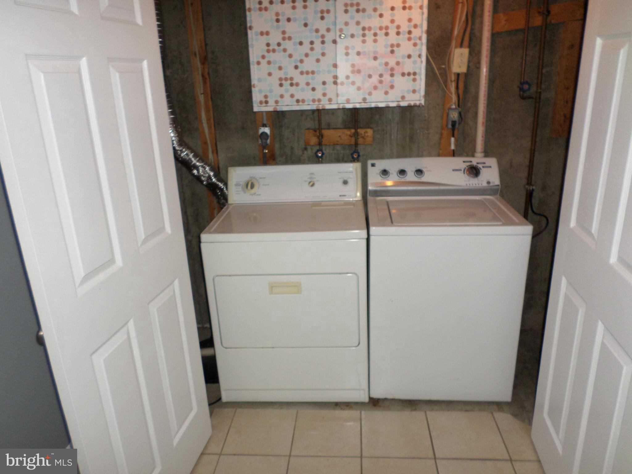 CAMBRIDGE SQUARE - Residential Lease