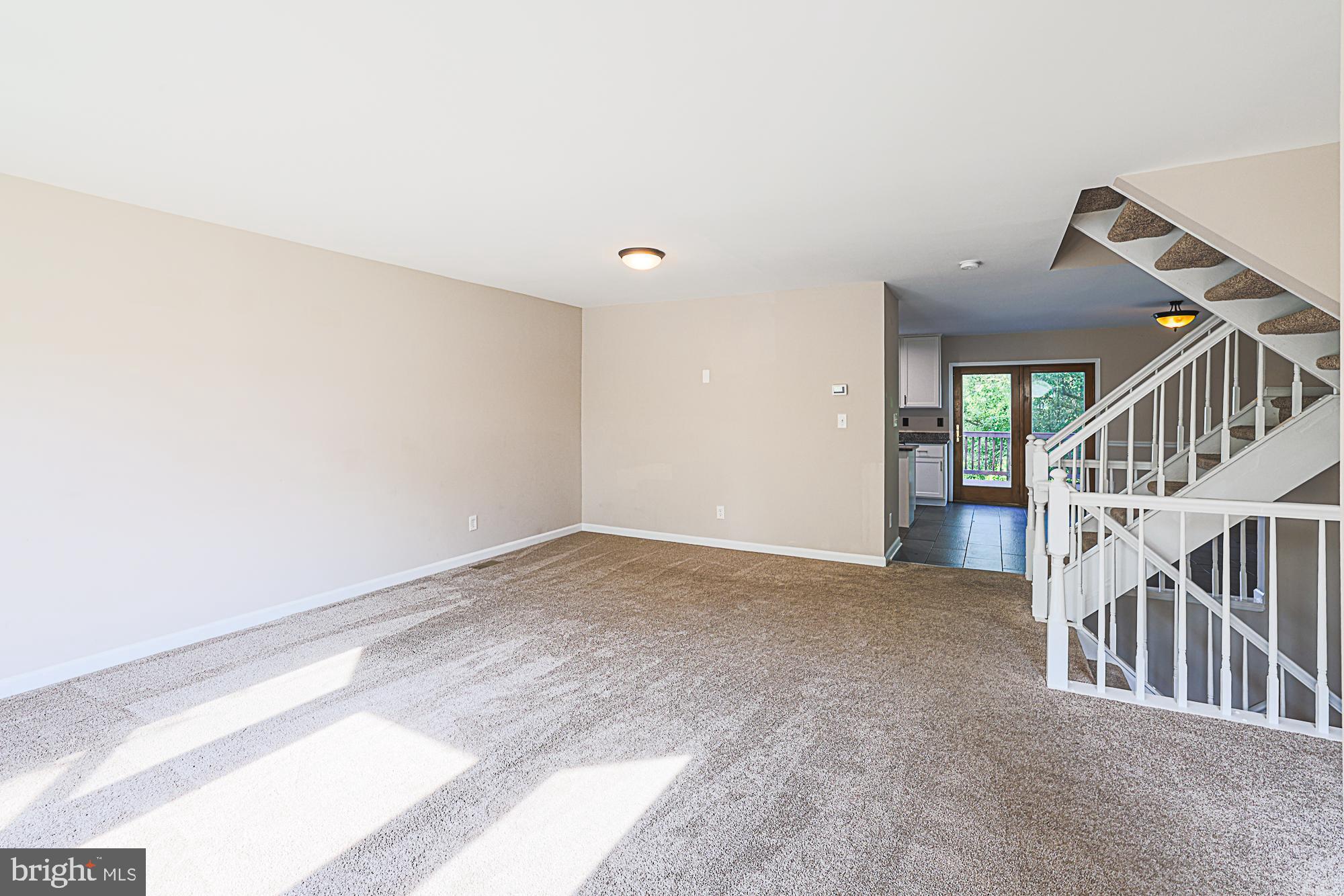 SOUTH HAMPTON - Residential