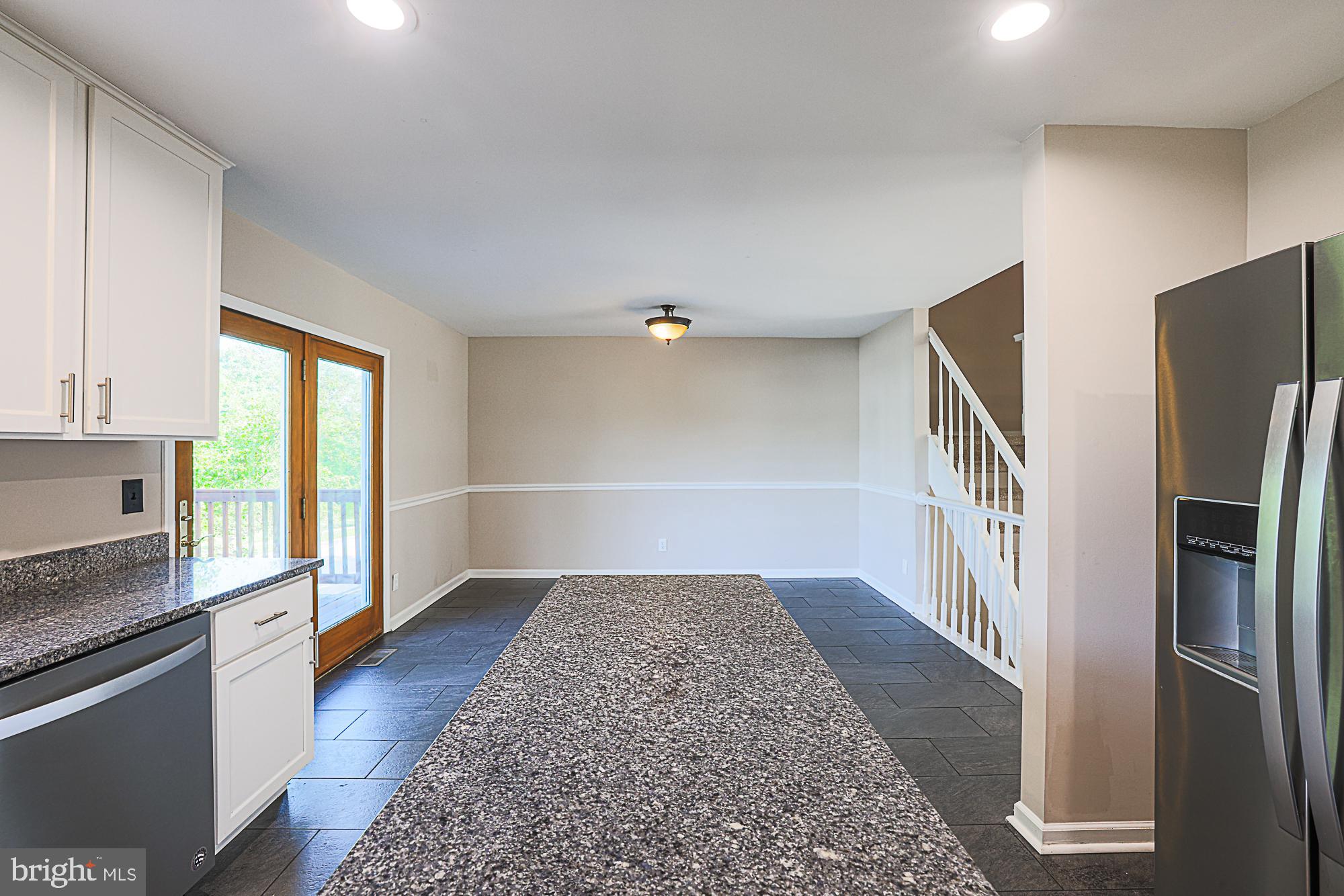 SOUTH HAMPTON - Residential