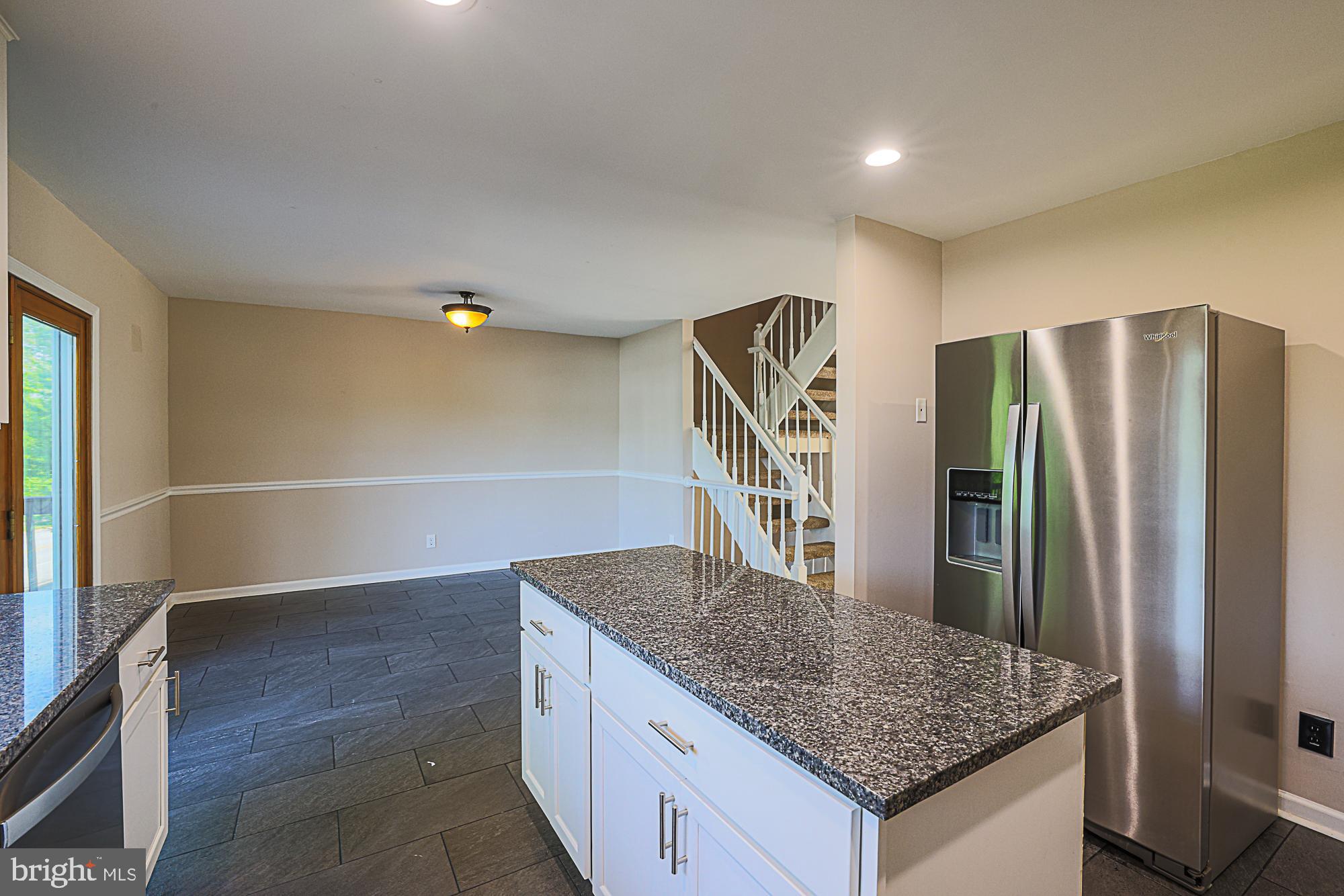 SOUTH HAMPTON - Residential