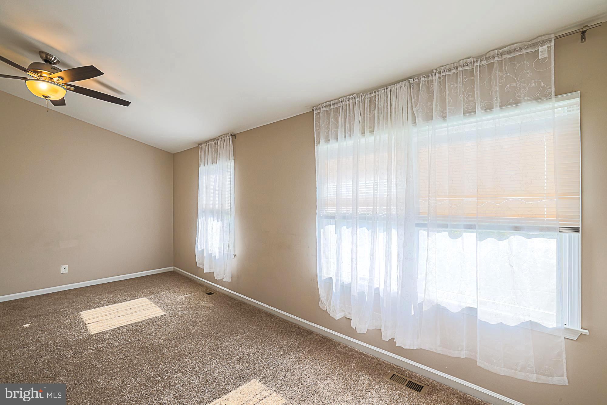 SOUTH HAMPTON - Residential