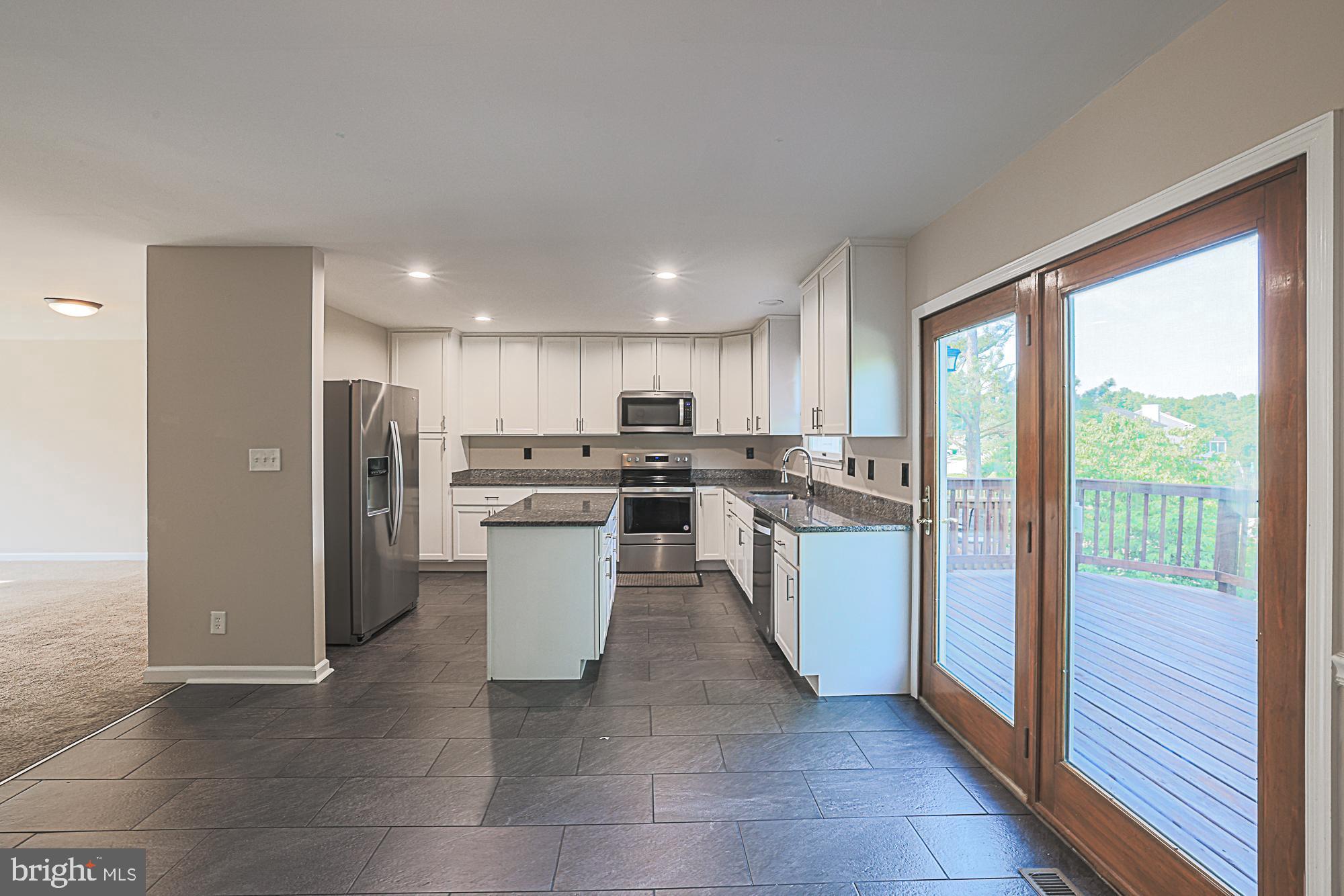 SOUTH HAMPTON - Residential