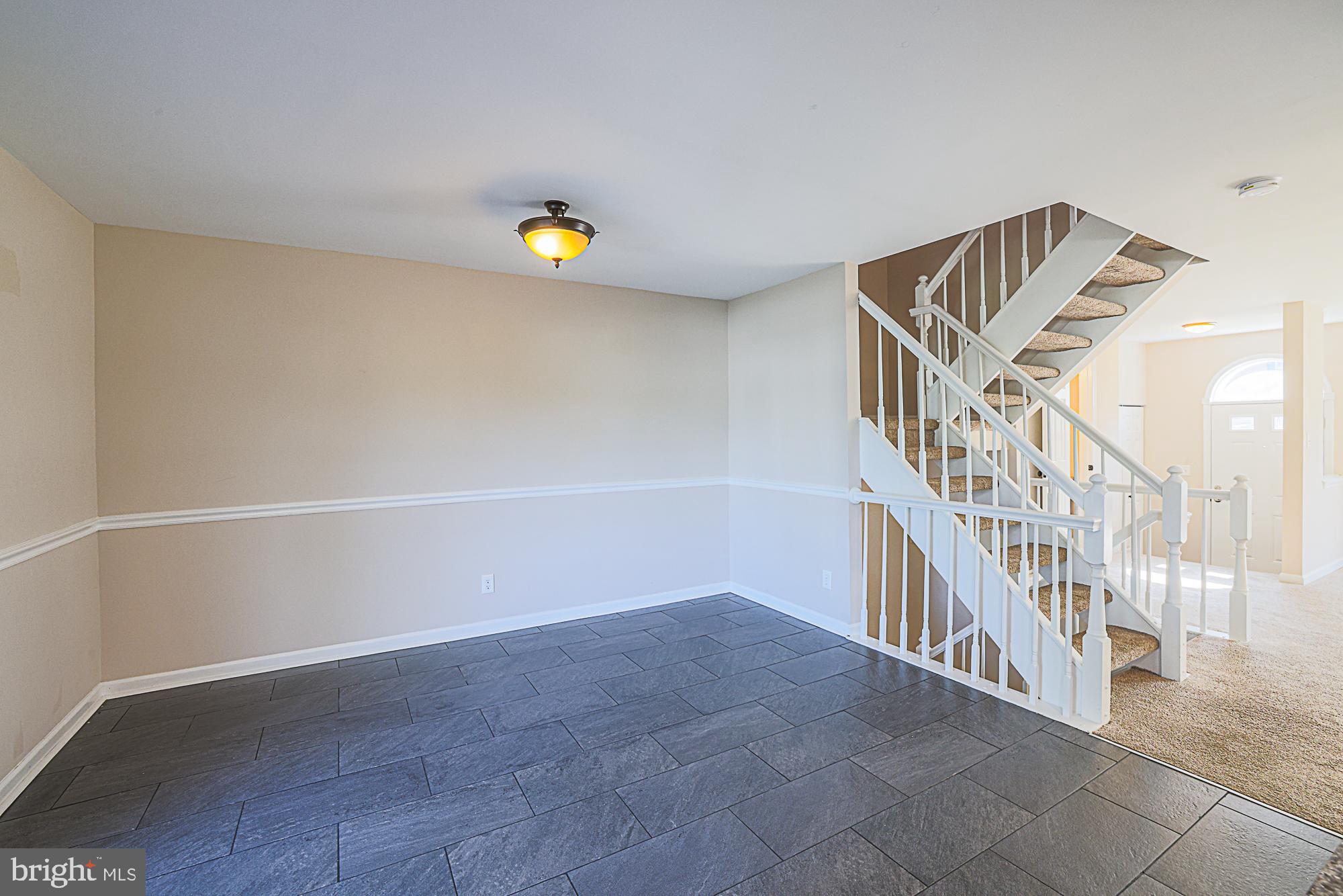 SOUTH HAMPTON - Residential