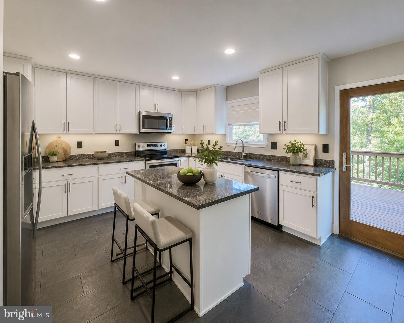 SOUTH HAMPTON - Residential