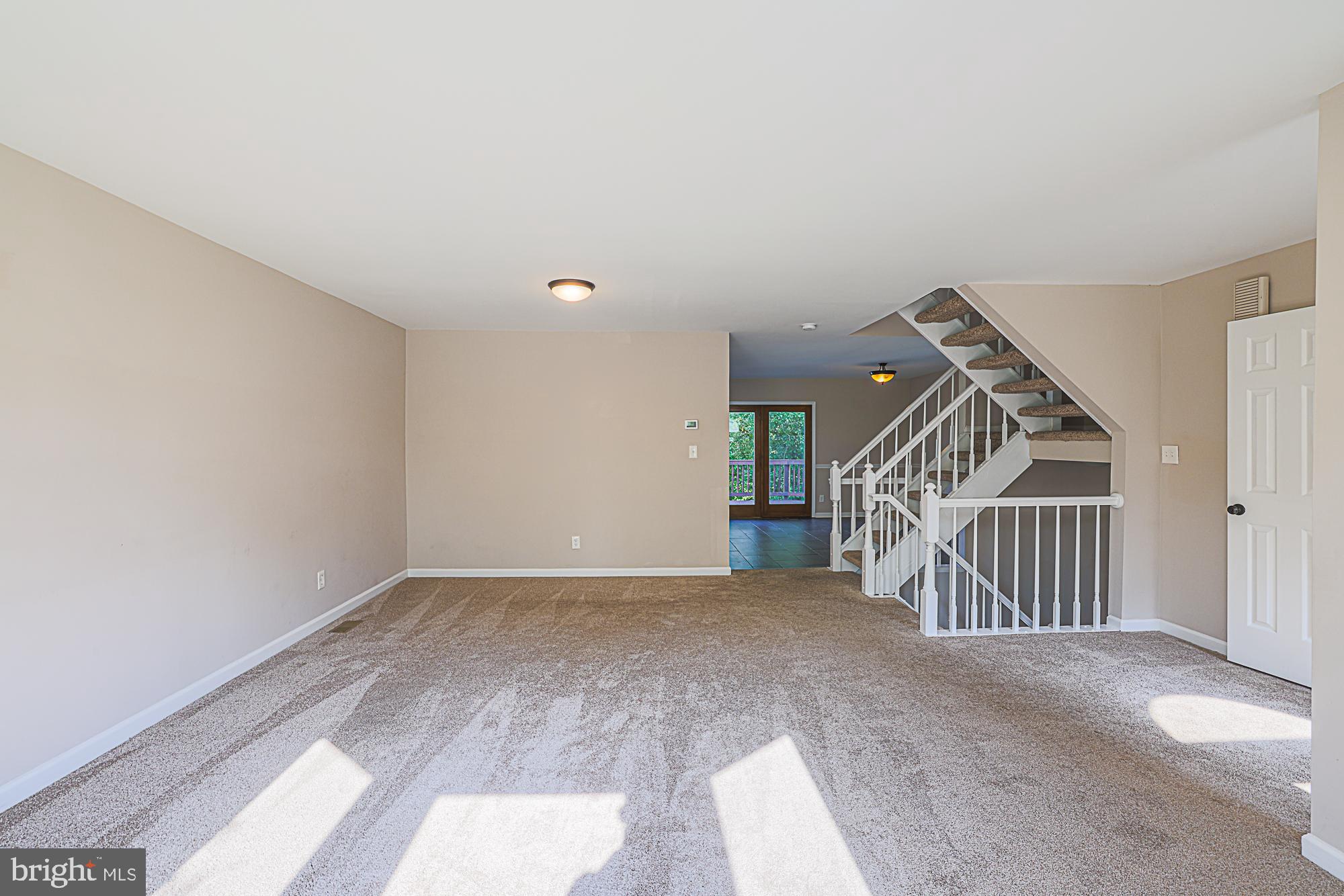 SOUTH HAMPTON - Residential