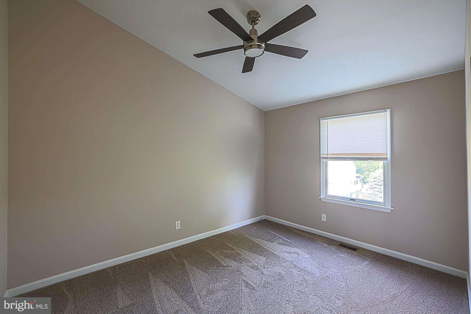 SOUTH HAMPTON - Residential