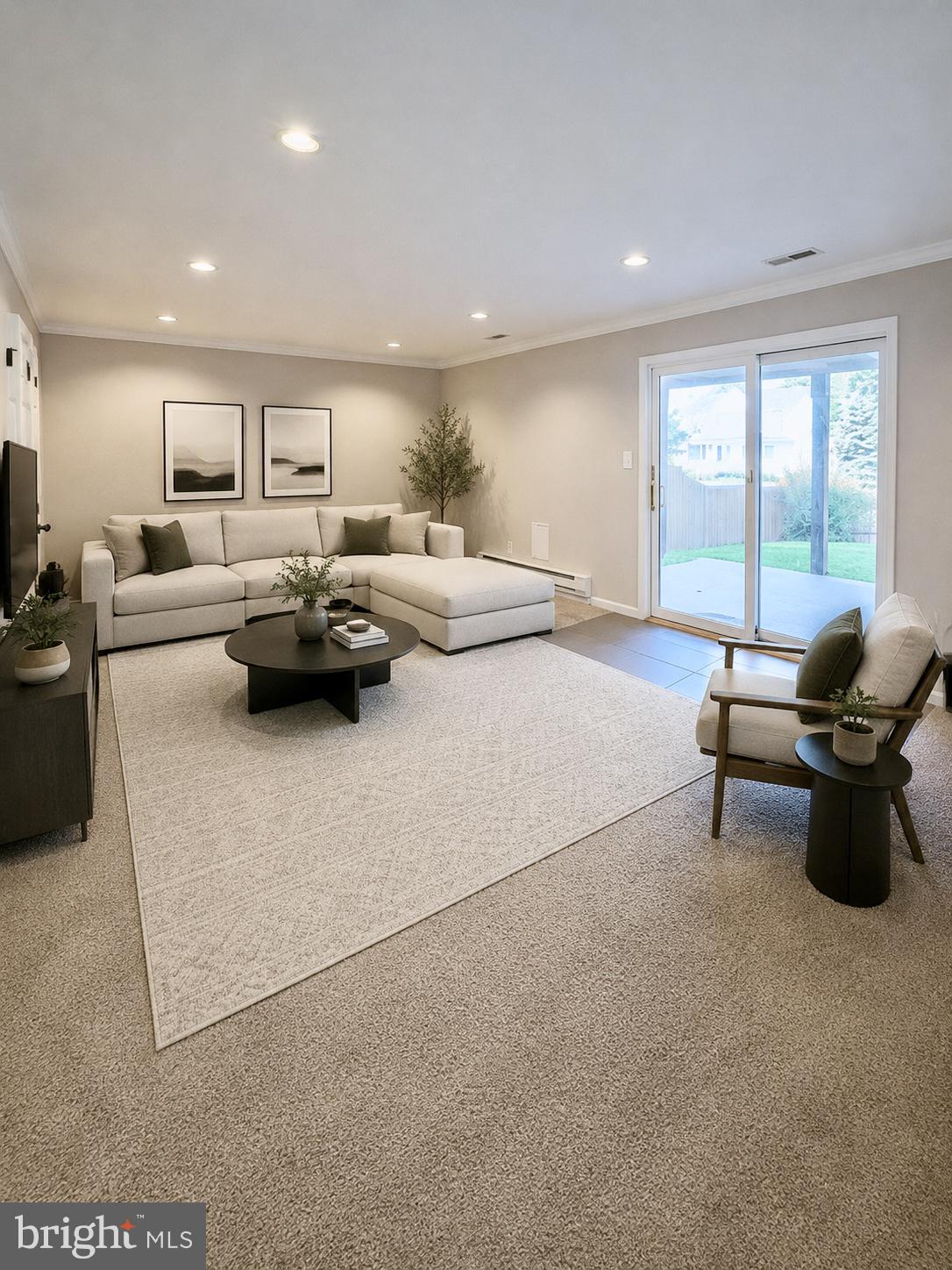 SOUTH HAMPTON - Residential