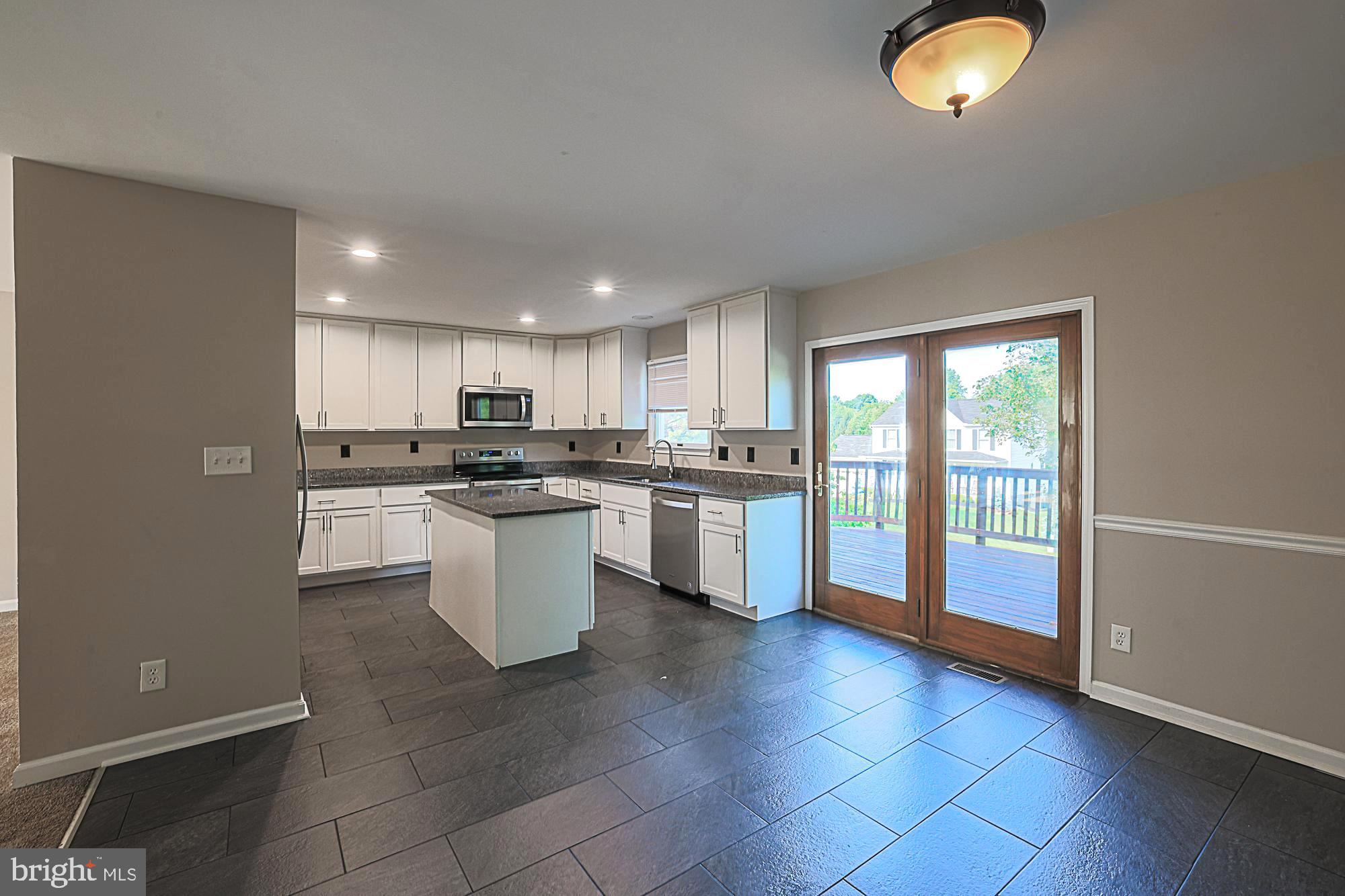 SOUTH HAMPTON - Residential