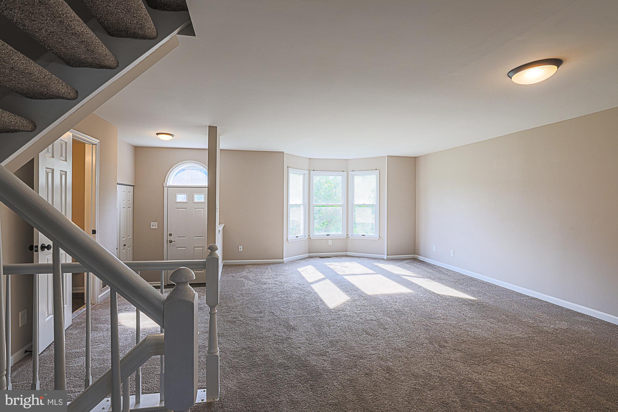 SOUTH HAMPTON - Residential