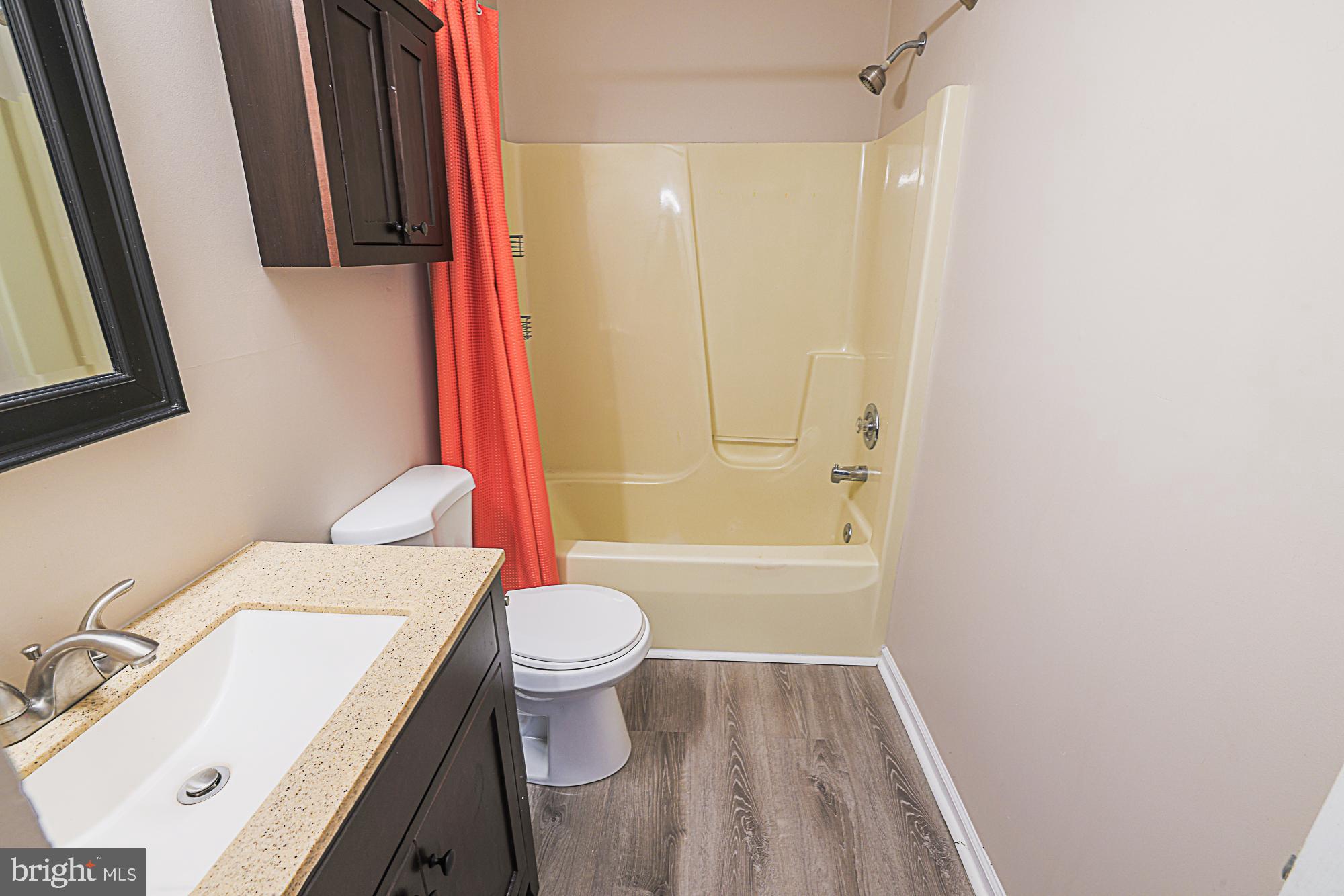 SOUTH HAMPTON - Residential