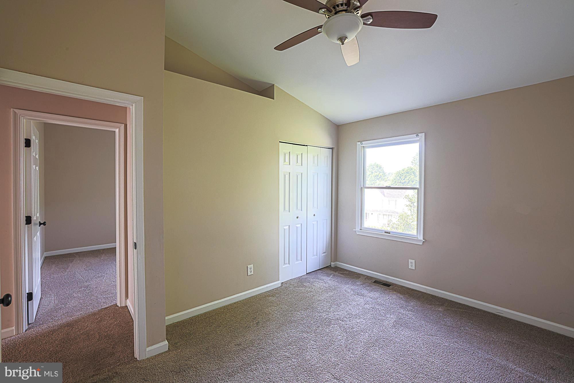 SOUTH HAMPTON - Residential