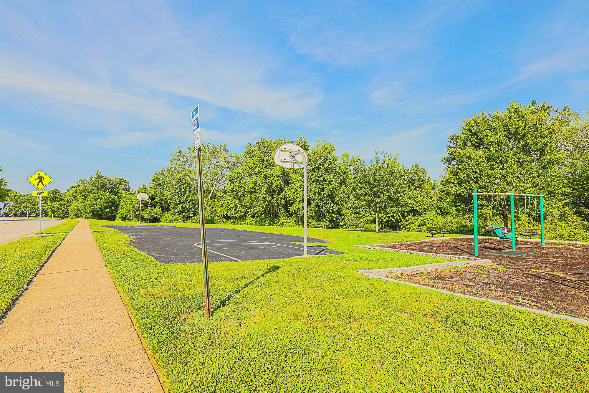 SOUTH HAMPTON - Residential