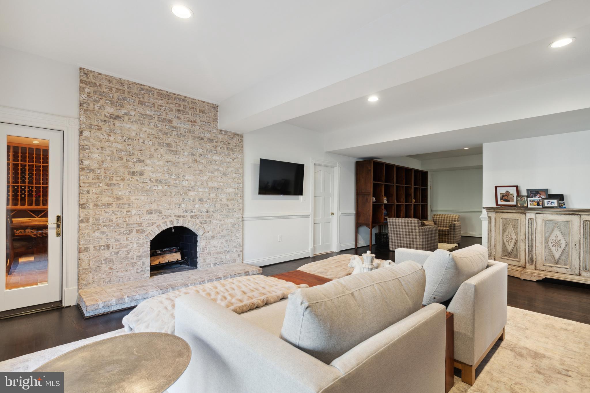 POTOMAC FALLS - Residential