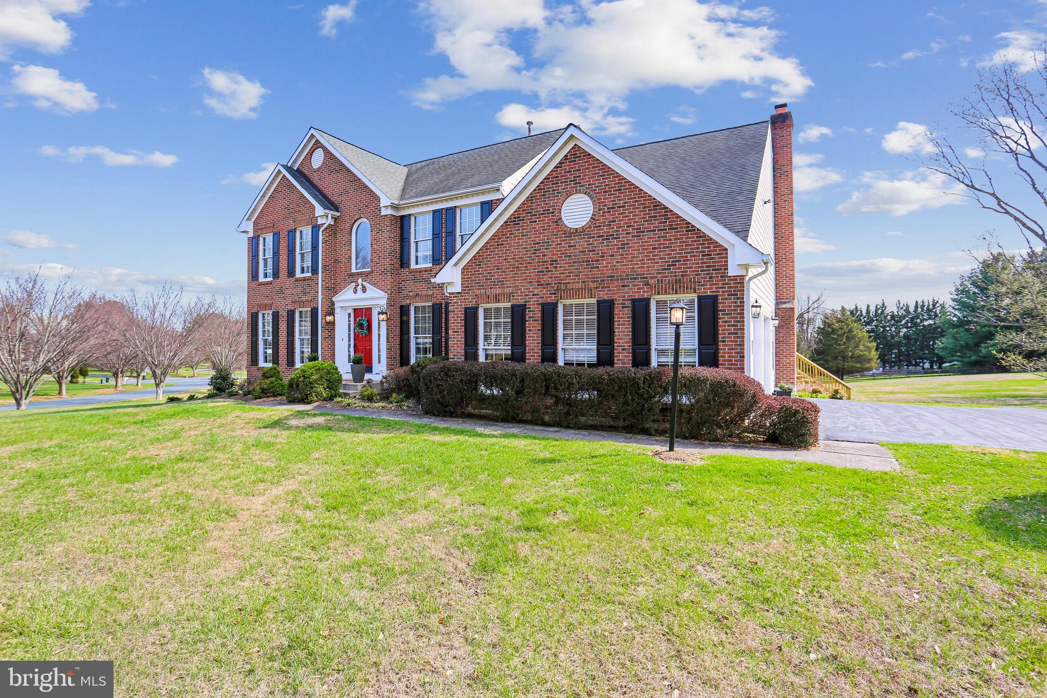 LAYTONSVILLE KNOLLS - Residential