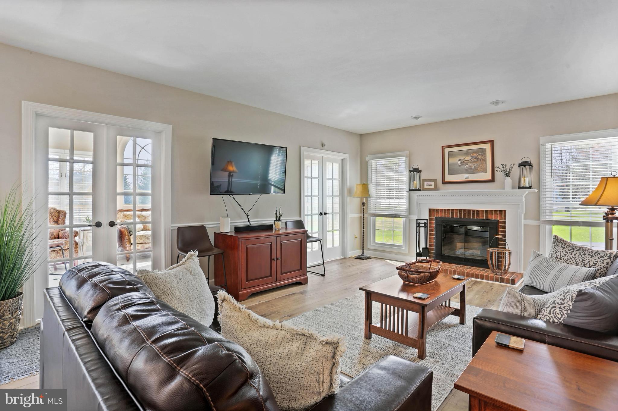 LAYTONSVILLE KNOLLS - Residential