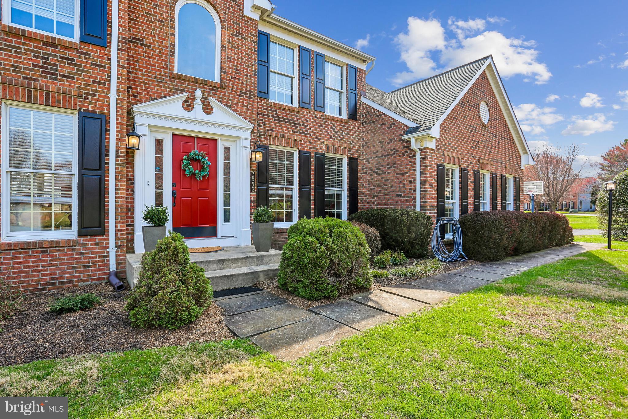 LAYTONSVILLE KNOLLS - Residential