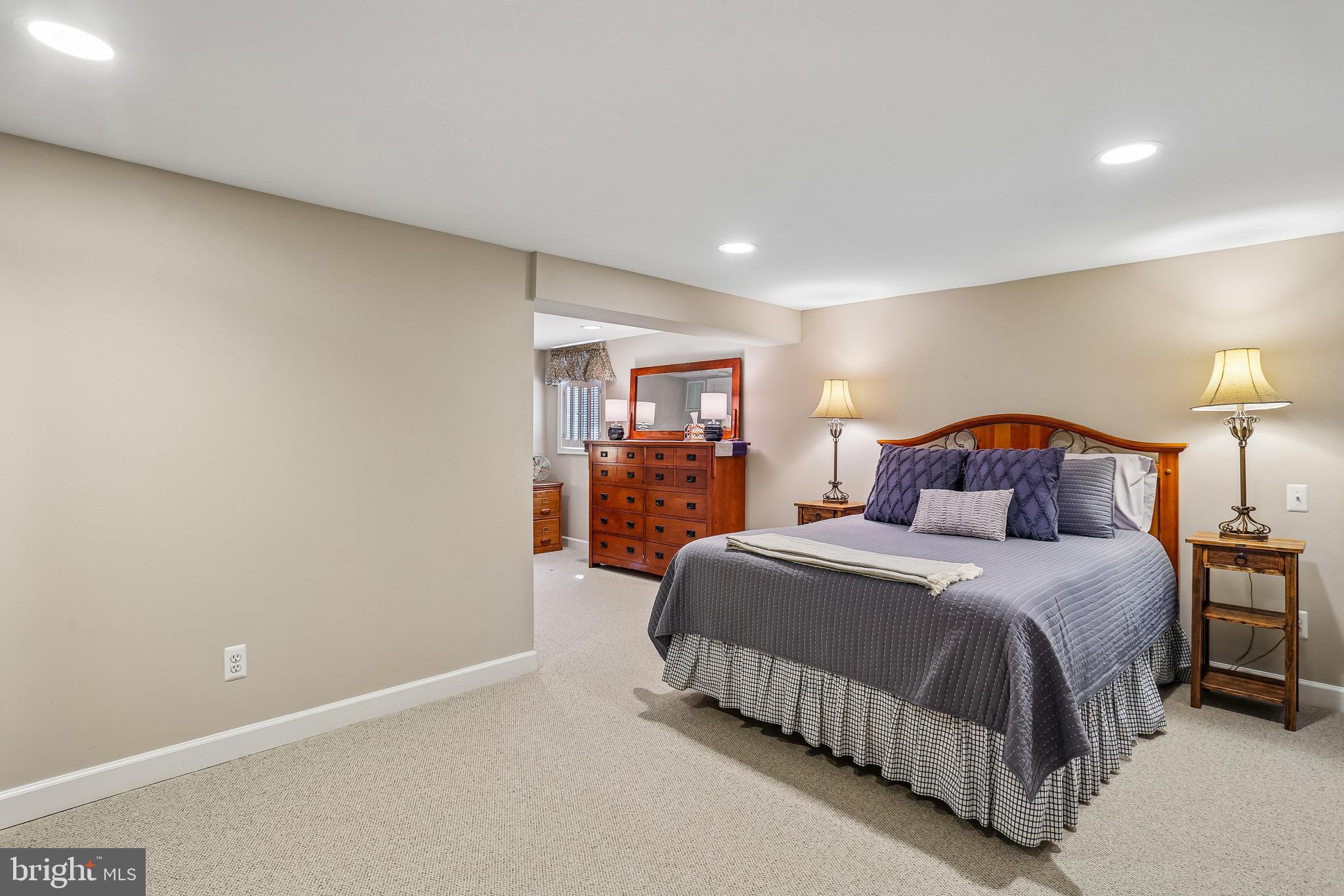 LAYTONSVILLE KNOLLS - Residential