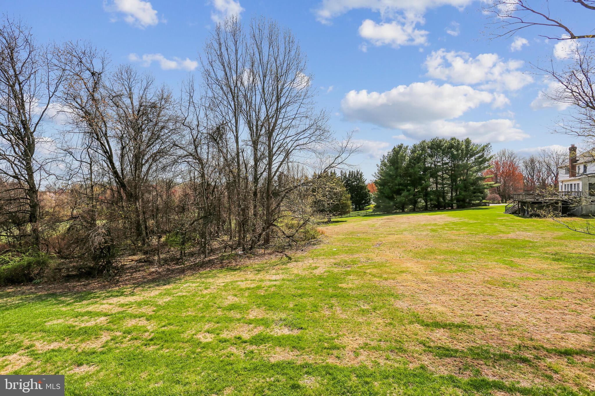 LAYTONSVILLE KNOLLS - Residential