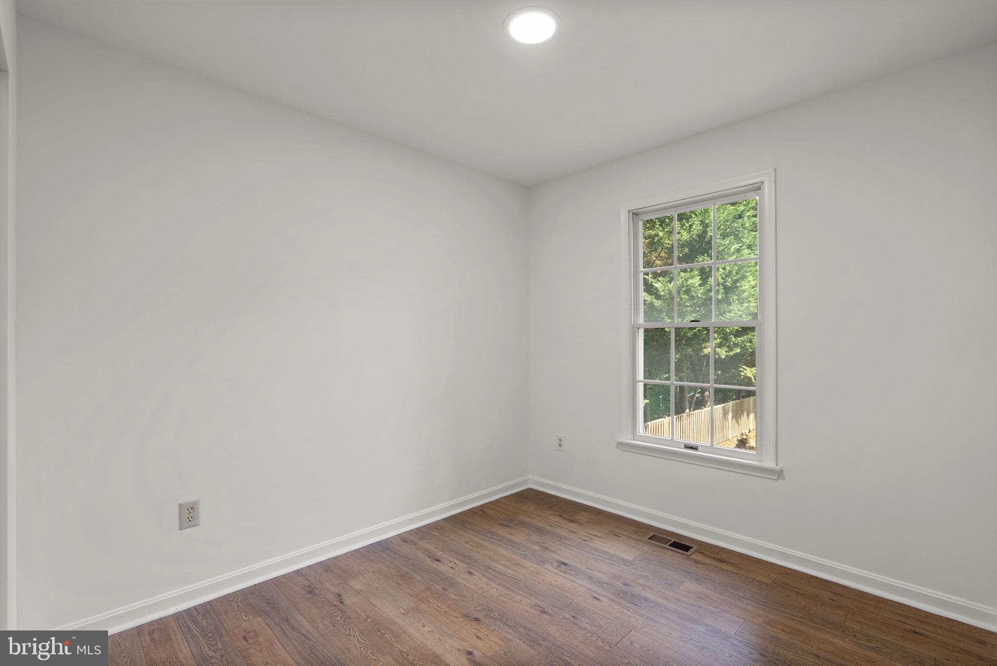 LINDEN HILLS - Residential