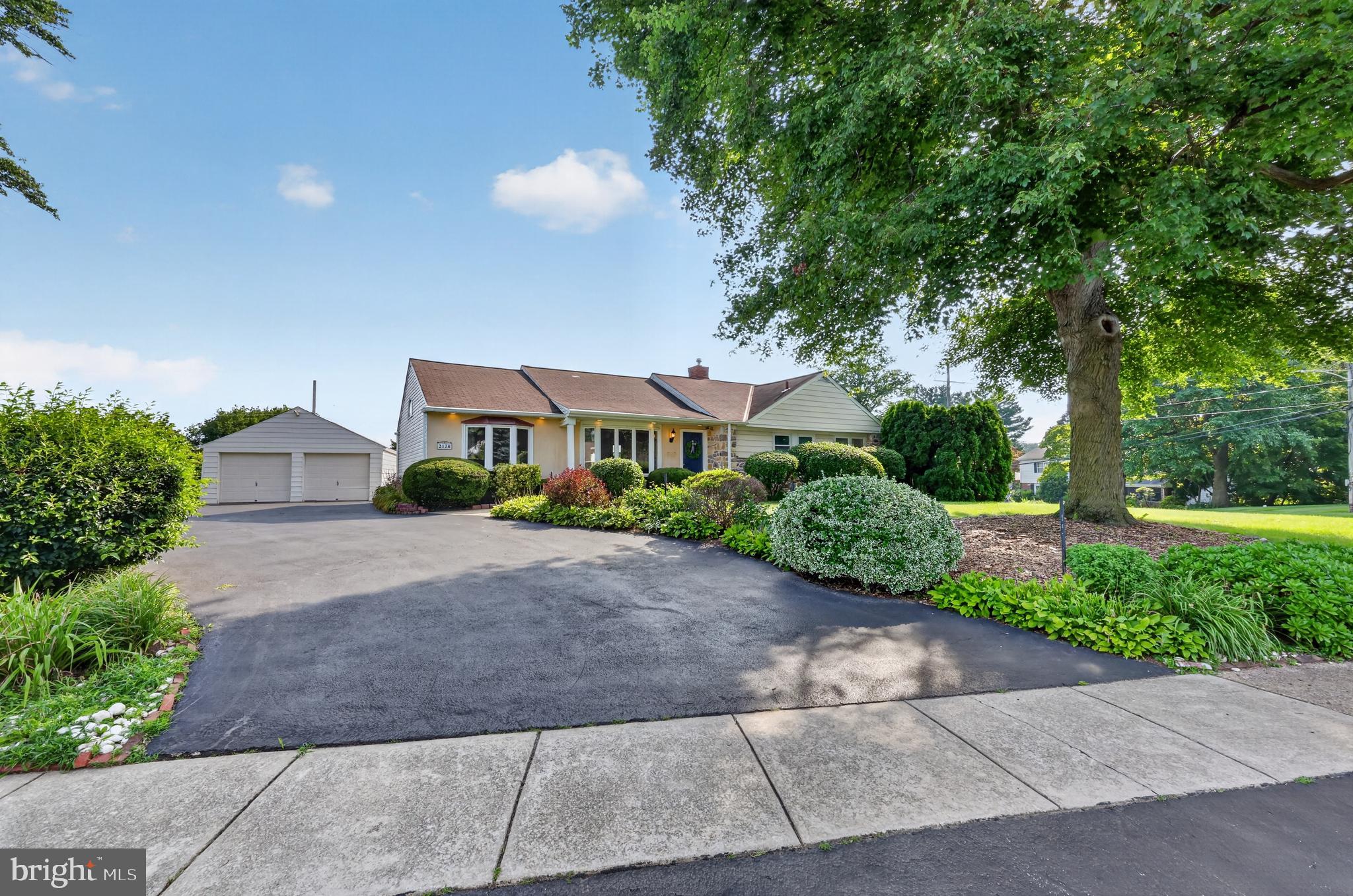 LANGFORD HILLS - Residential