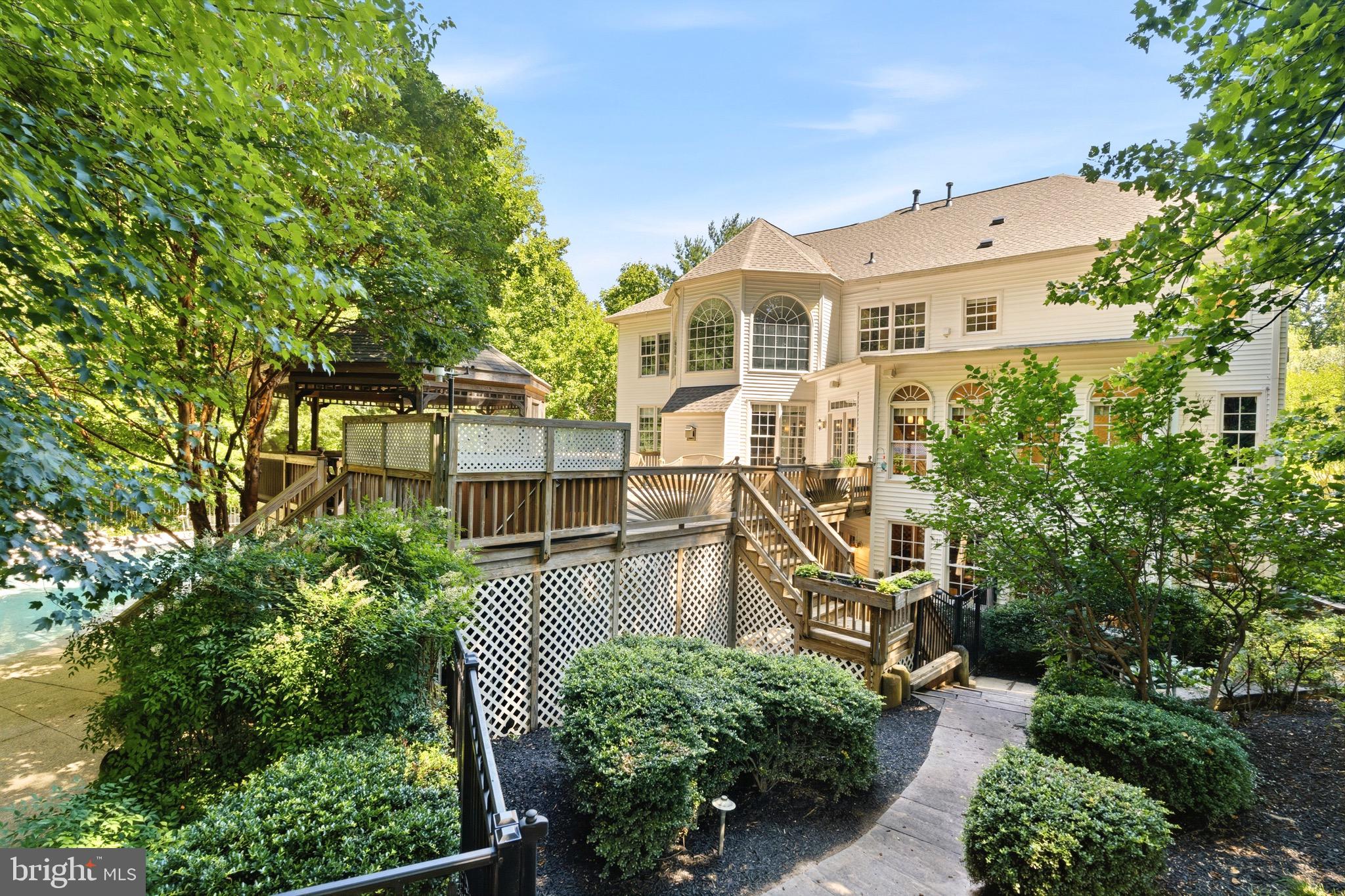 WOODS AT TAMA - Residential