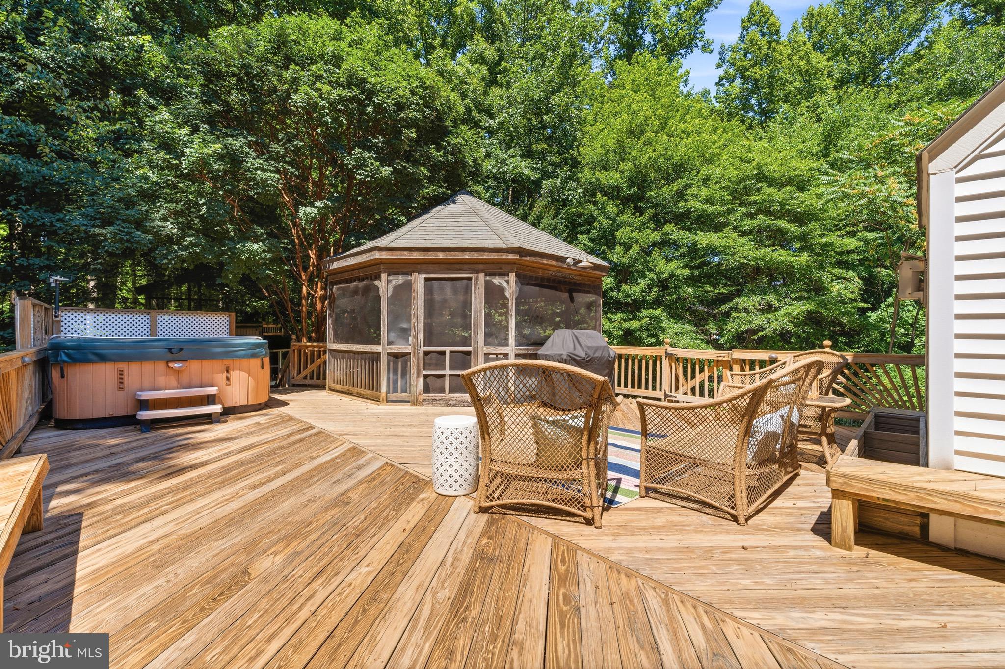 WOODS AT TAMA - Residential